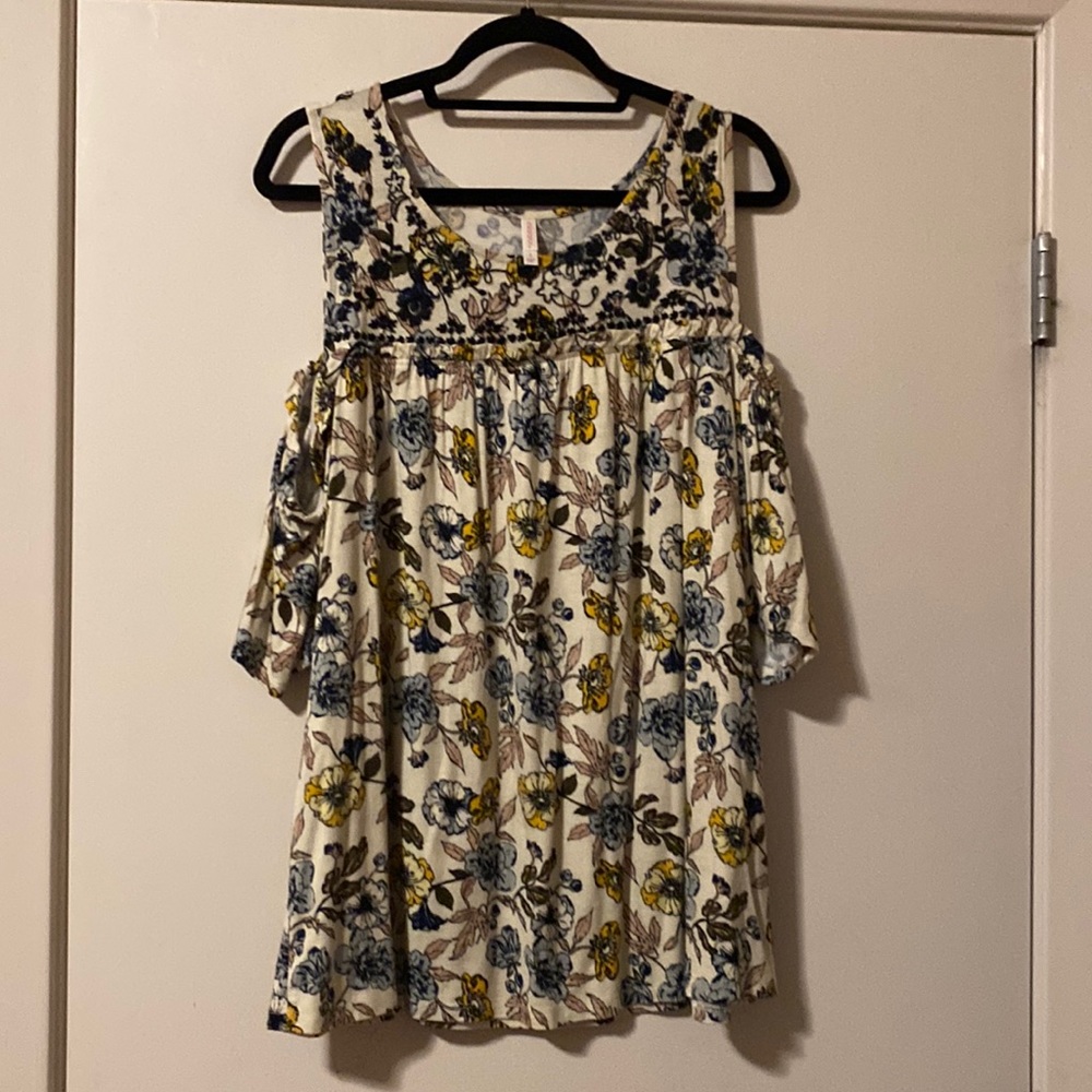 Xhilaration X cold shoulder floral print top